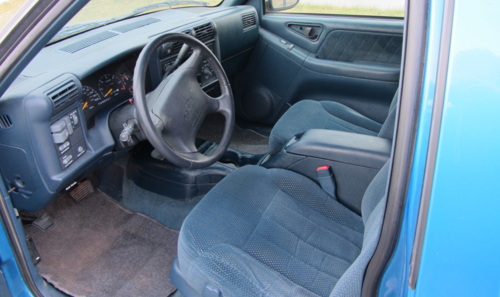 2022 Chevrolet S10 Interior