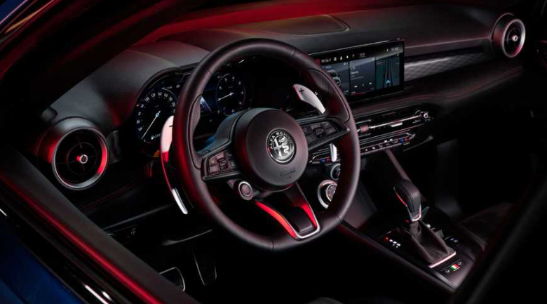 2023 Alfa Romeo Tonale Crossover Plug-in Hybrid Interior